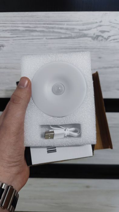 Нічник ліхтарик акумуляторний з датчиком руху