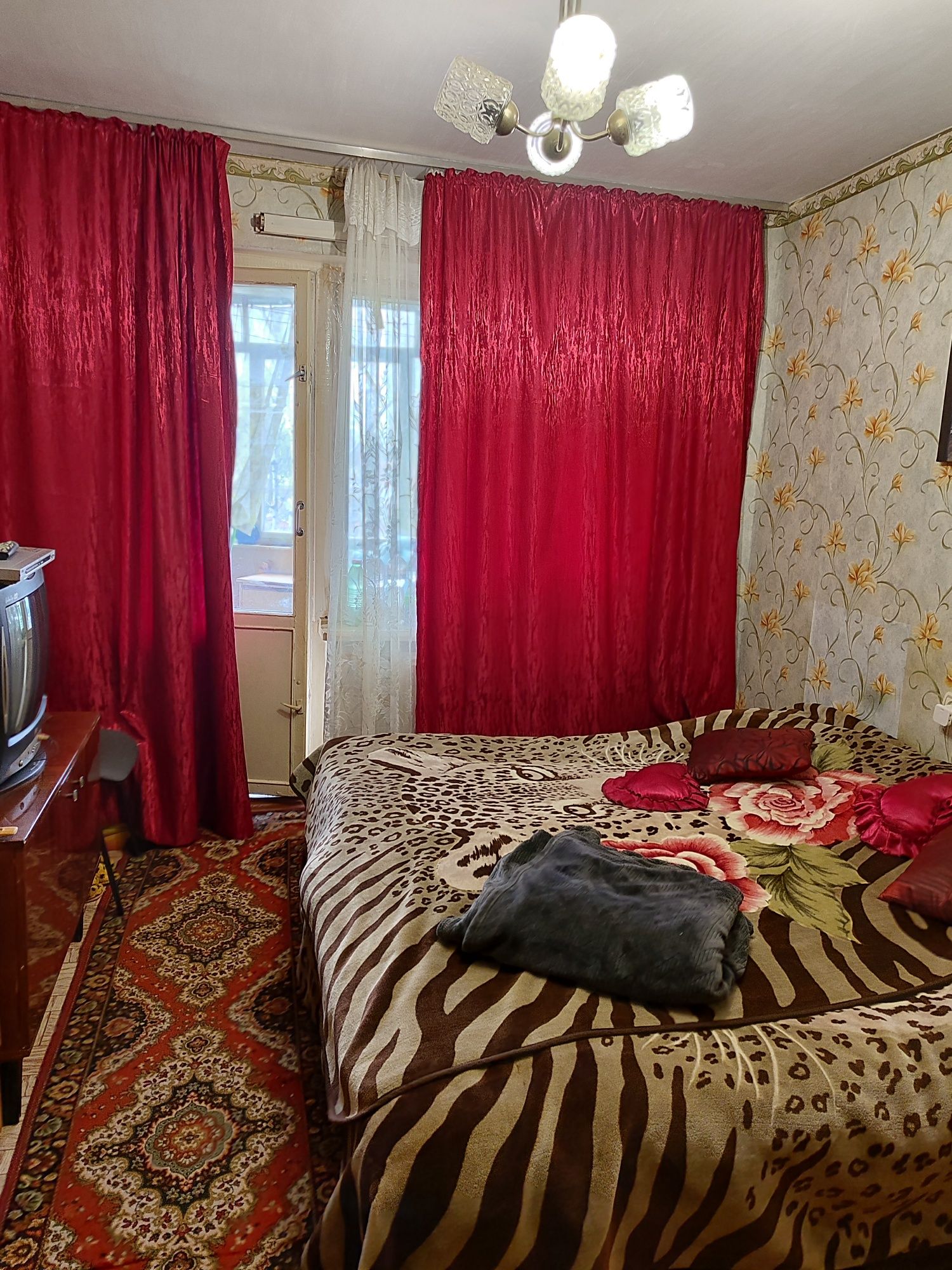 Продаж 3 кімнатної квартири по вулиці Всіхсвятська