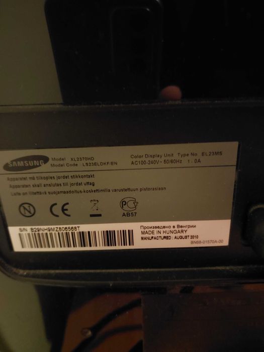 Monitor SAMSUNG SyncMaster XL2370HD + monitor DELL Gratis !!!