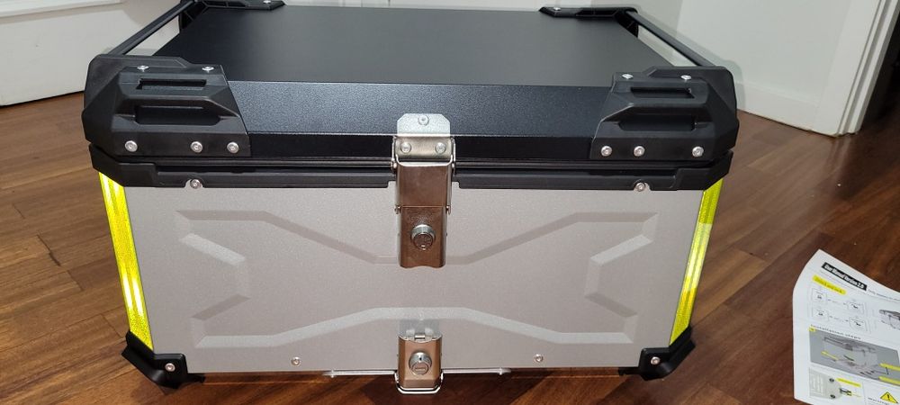 Top Case / Baú de Alumínio 65L para Mota – Novo, Cabe 2 Capacetes + In