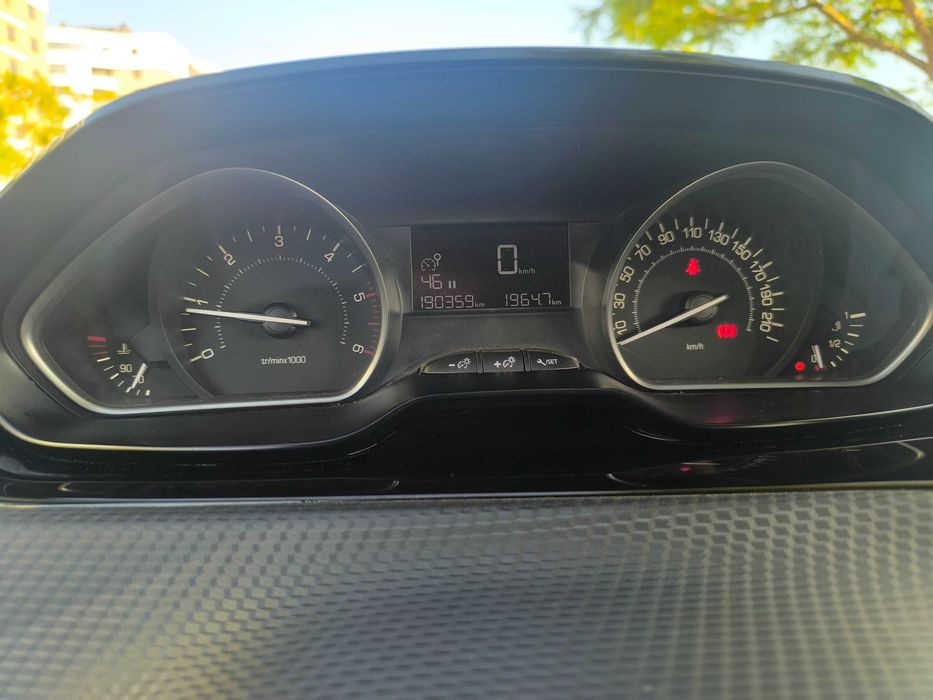 Peugeot 2008 1.6HDi  Nacional     190mil km