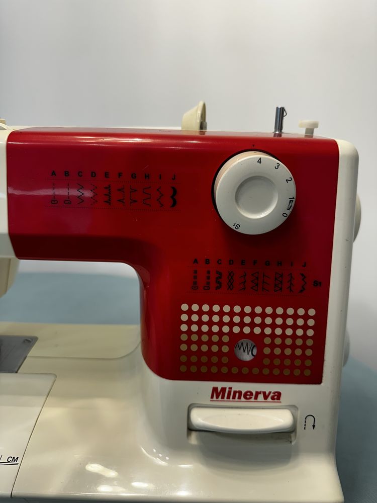 Електромеханічна швейна машинка Minerva M190