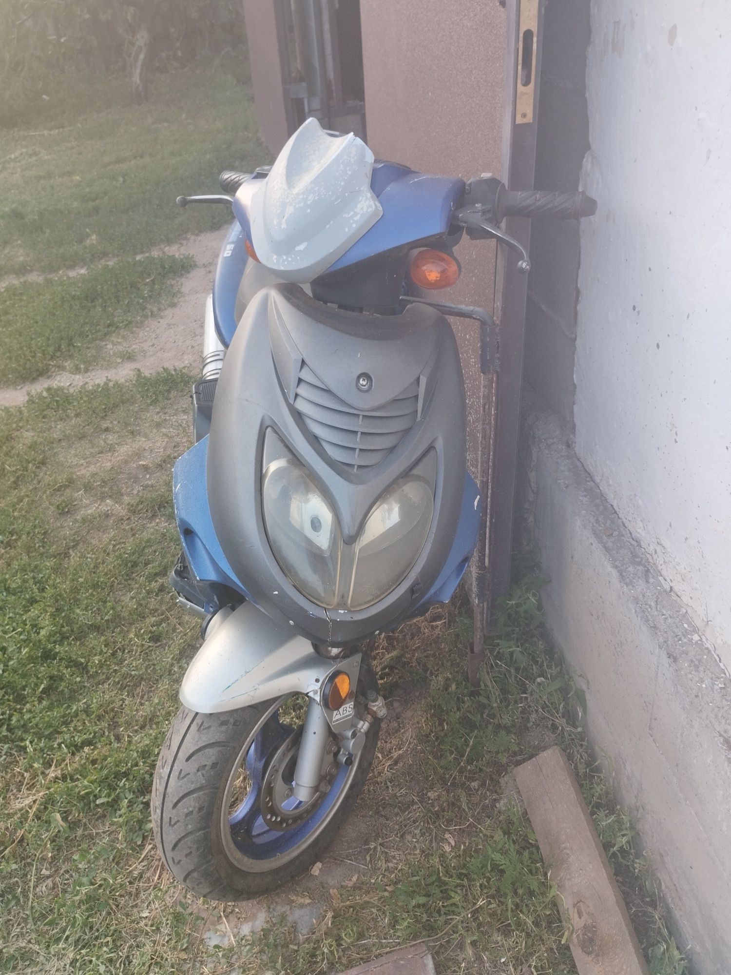 скутер Rattle 50