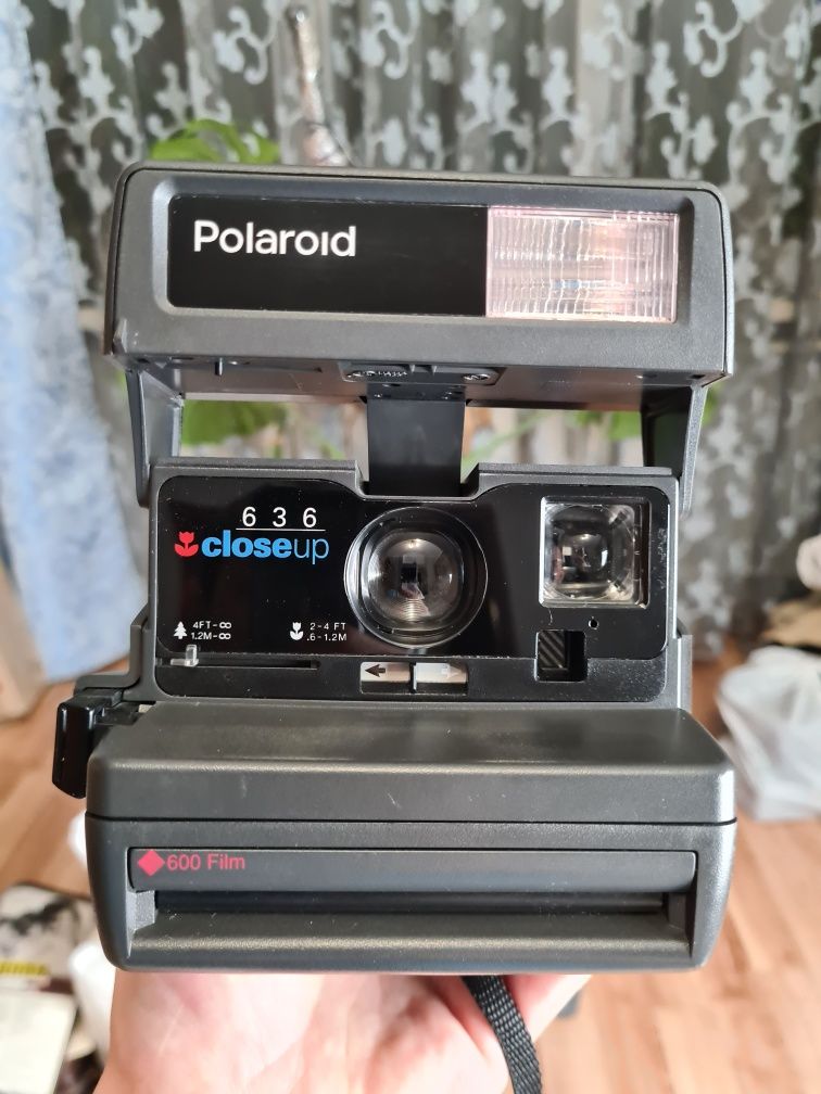 Вінтаж Колекційний Плівковий Фотоапарат Polaroid 636 Closeup