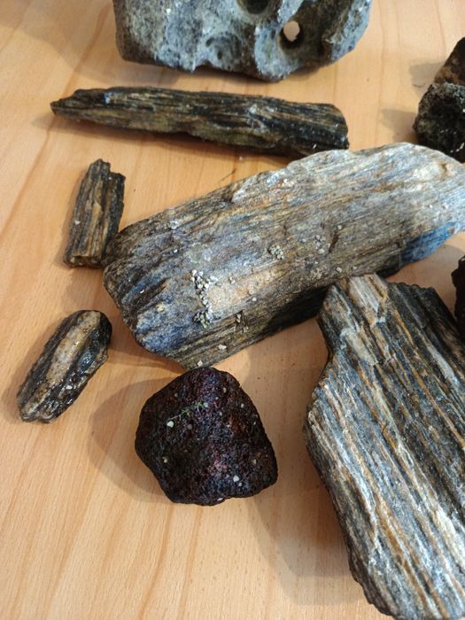 Skałki i kamienie do akwarium