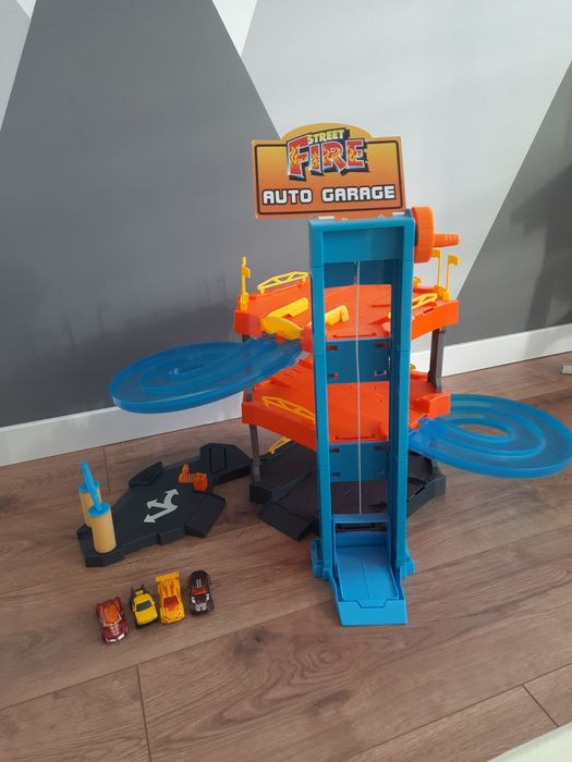 Трек дитячий, парковка