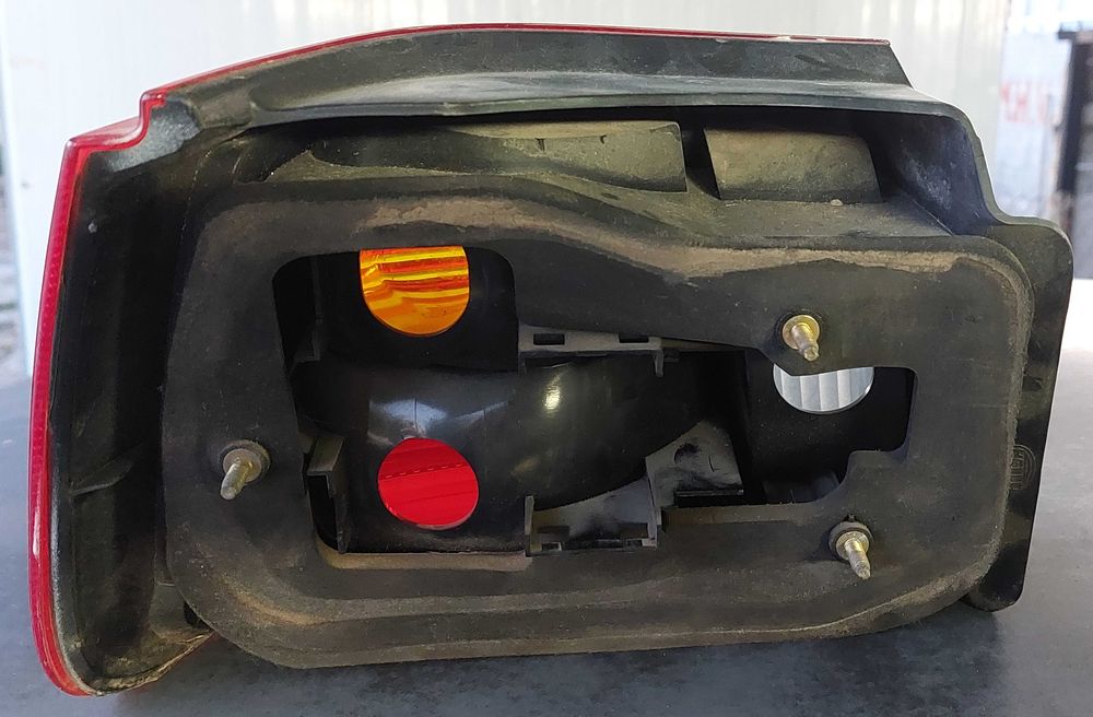 Farol lado direito Seat Ibiza 2001