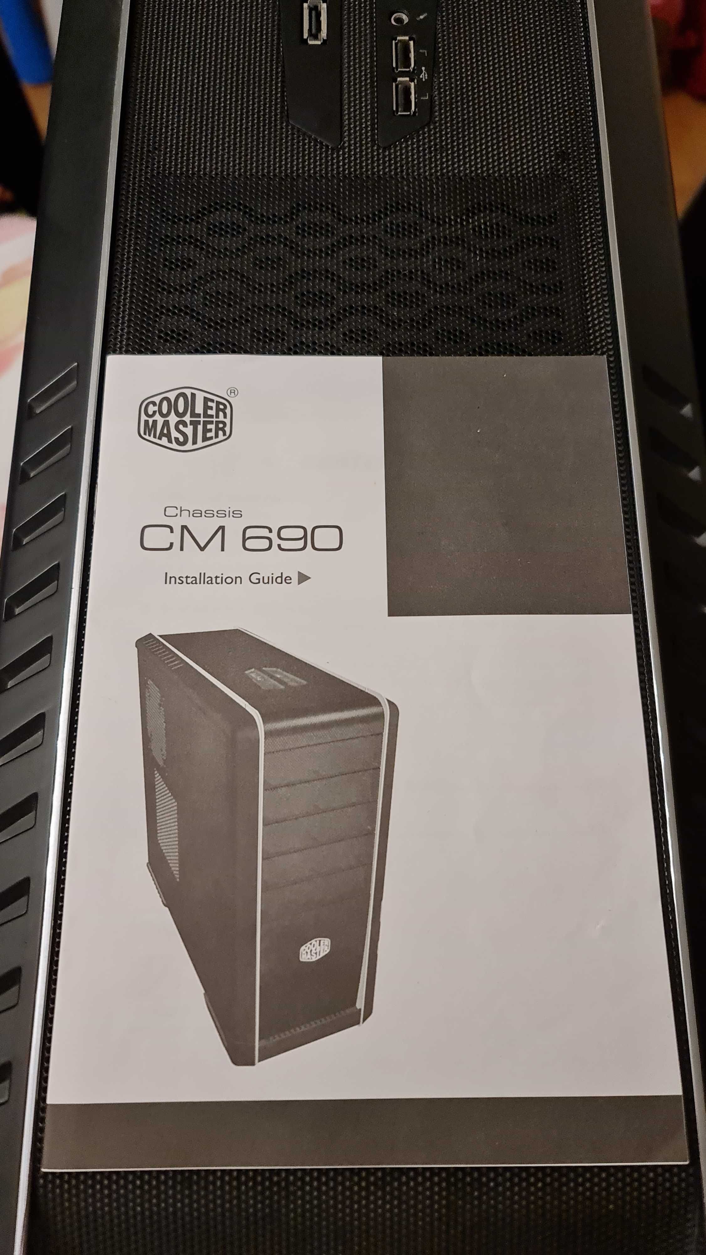 Caixa PC Cooler Master CM690 + Leitor/Gravador de DVD + EXTRAS