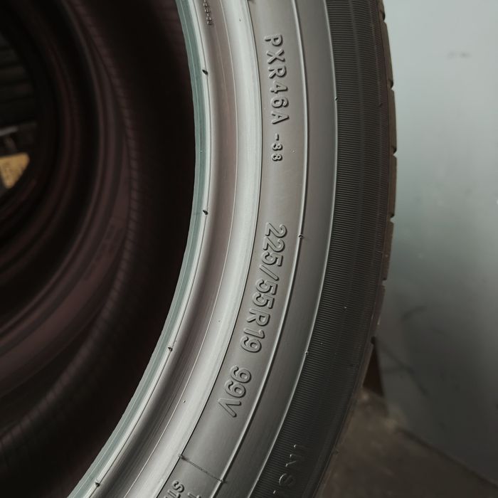 225/55/19 Sprzedam komplet opon letnich Toyo