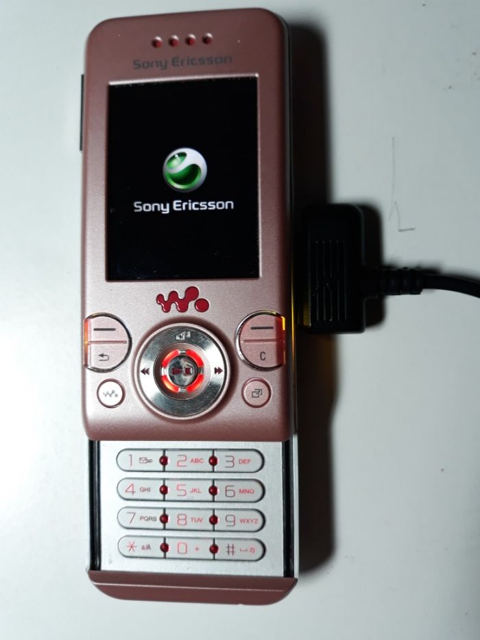 Sony Ericsson w580i Hello Kitty