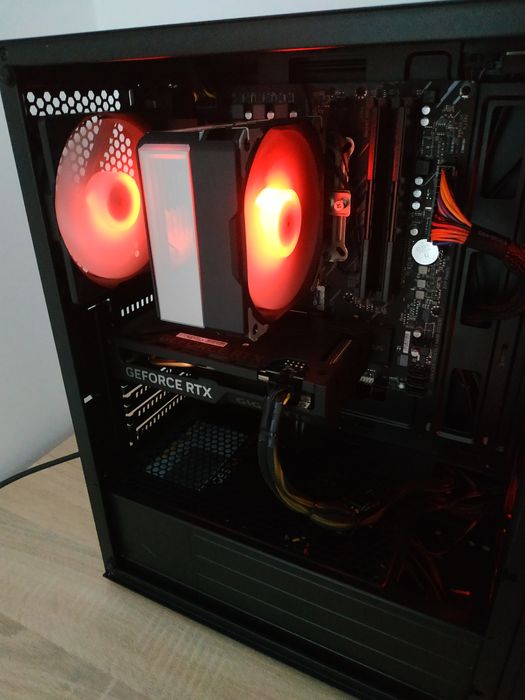 Komputer do gier Ryzen 5 5600/RTX 4060 8 GB GDDR6/32 GB RAM DDR4/M2
