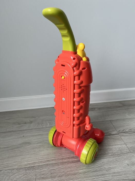 Duży pionowy odkurzacz- interaktywny, led