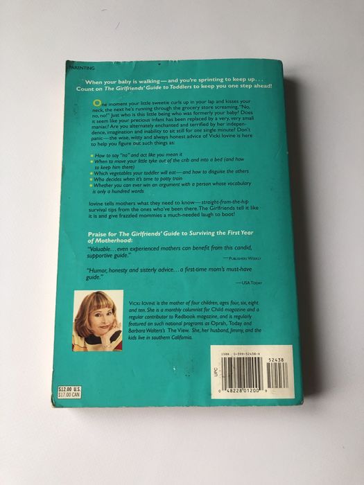 Книга англійською Girlfriends guide to toddlers про батьківство