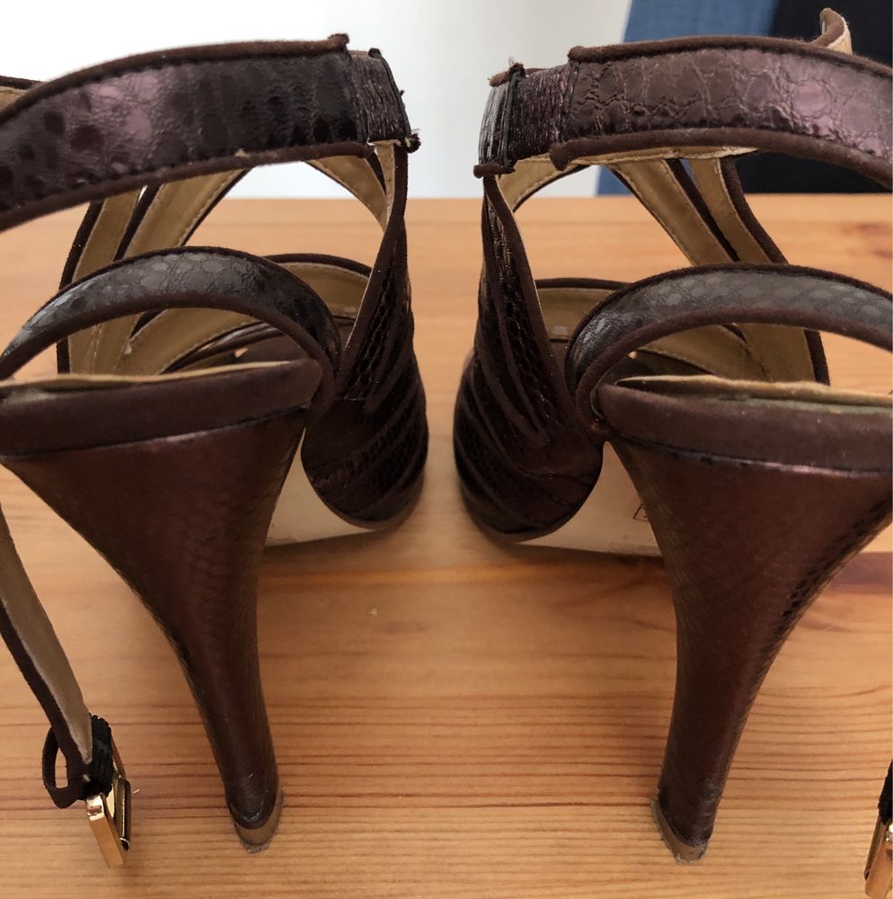 Sandálias Nine West 35