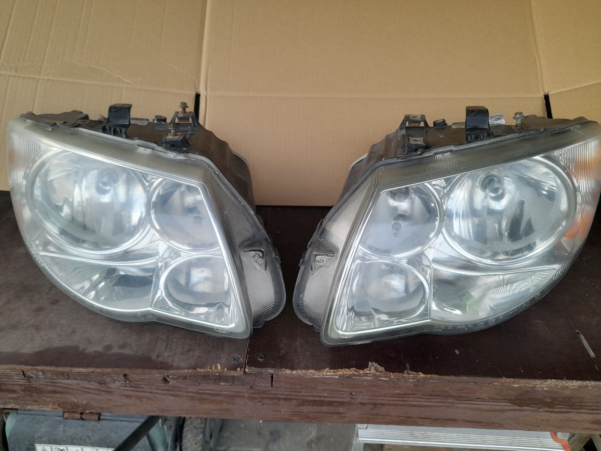 Lampy przód Chrysler Grand Voyager
