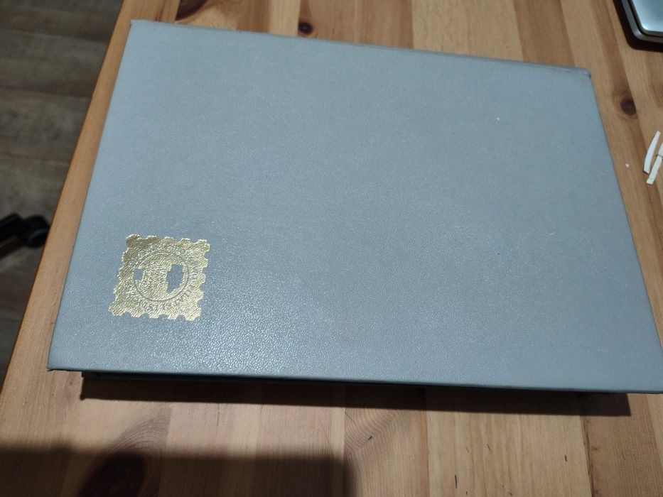 Stare polskie znaczki pocztowe z klaserem