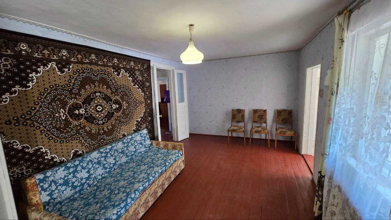 Добротний будинок у Леськах