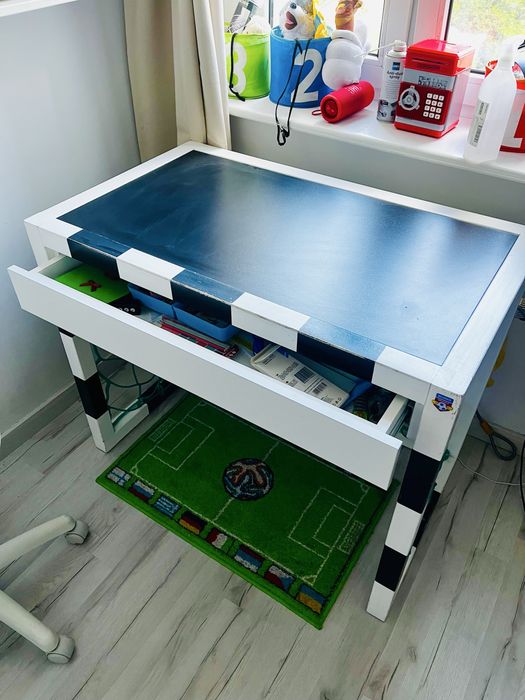 Biurko dla dzieci z szufladą bramka