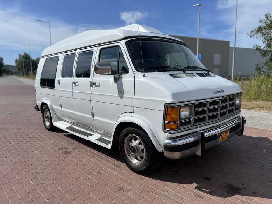 Dodge RAM 350 7 osob salonka kamper youngtimer zabytek zamiana