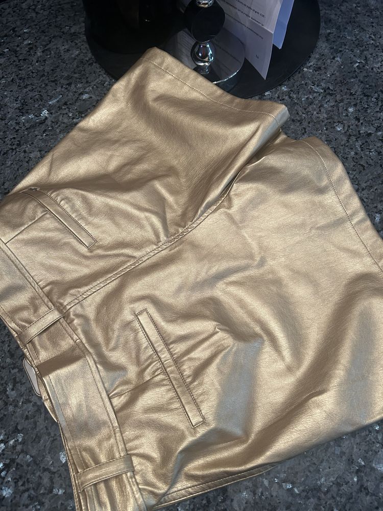 Śliczne zlote spodenki Liu Jo z paskiem r.M/L
