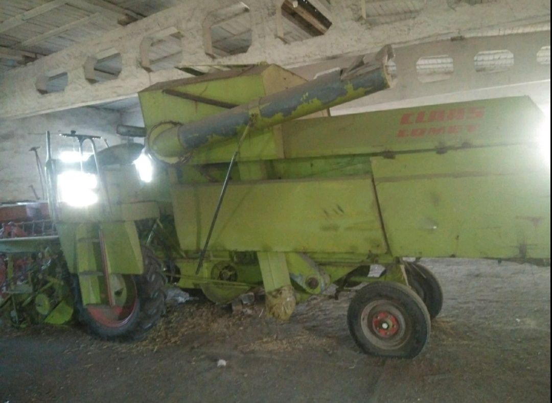 Комбайн Claas comet