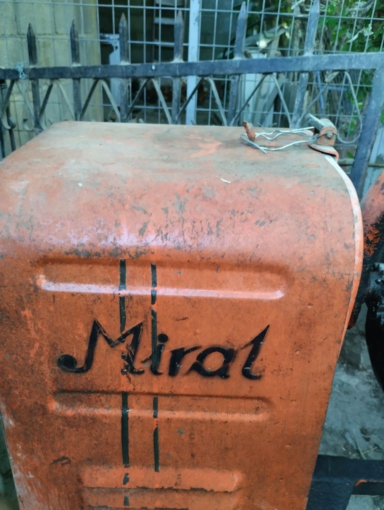 Betoneira MIRAL com motor a gasolina 4T HKB 153