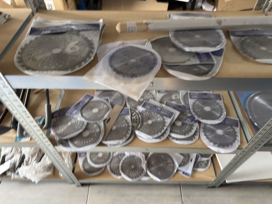 Sprzedam artykuły budowlane do sklepu