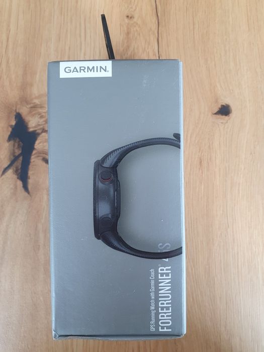Zegarek sportowy Garmin Forerunner 45S czarny