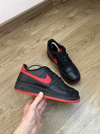 Продам БОМБЕЗНІ кросівки Nike Air Force 1 Low Black-Red