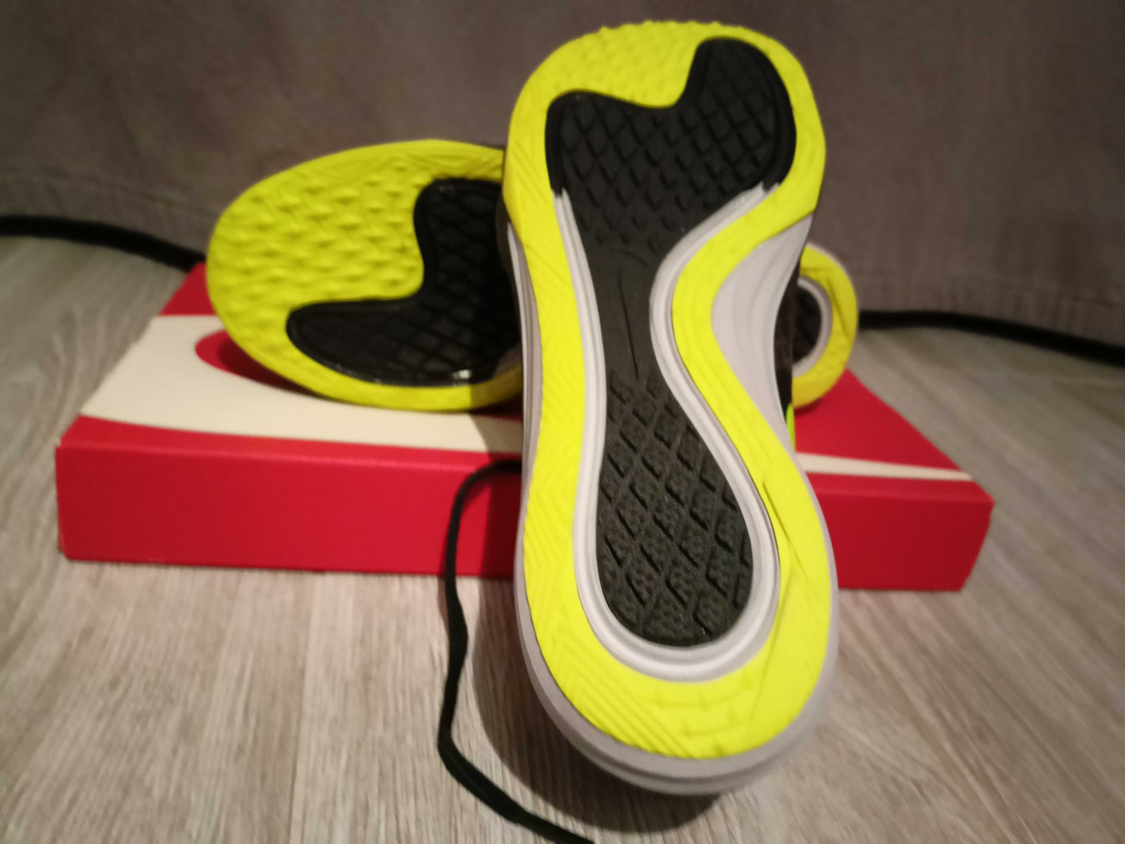 Buty Nike Dual Fusion TR 3 Print. Rozmiar UK 5,5, CM 25cm, EUR 39