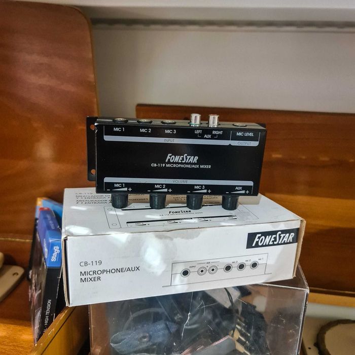 Misturador FoneStar CB-119 – 3 Entradas de Microfone + Entrada AUX