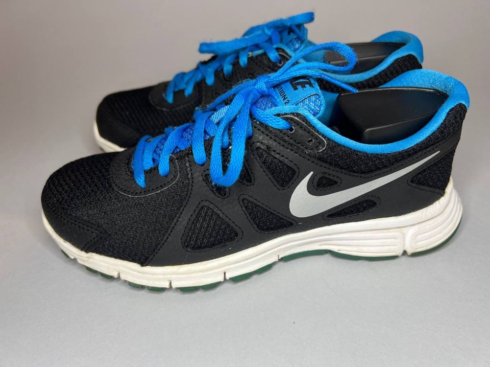 Кросівки nike revolution 2