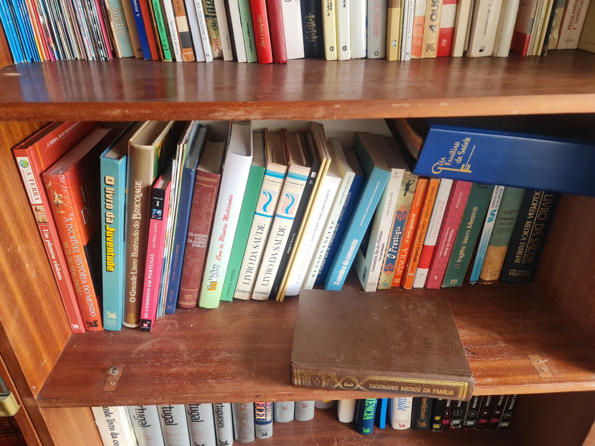 Centenas de Livros, enciclopédias