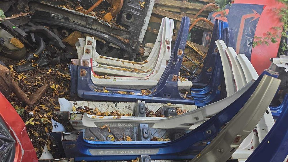 Дверь sandero Dacia Logan Mcv Дача Логан solenza supernova