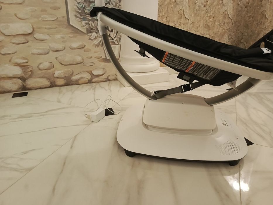 Продам 4moms mamaroo 5.0