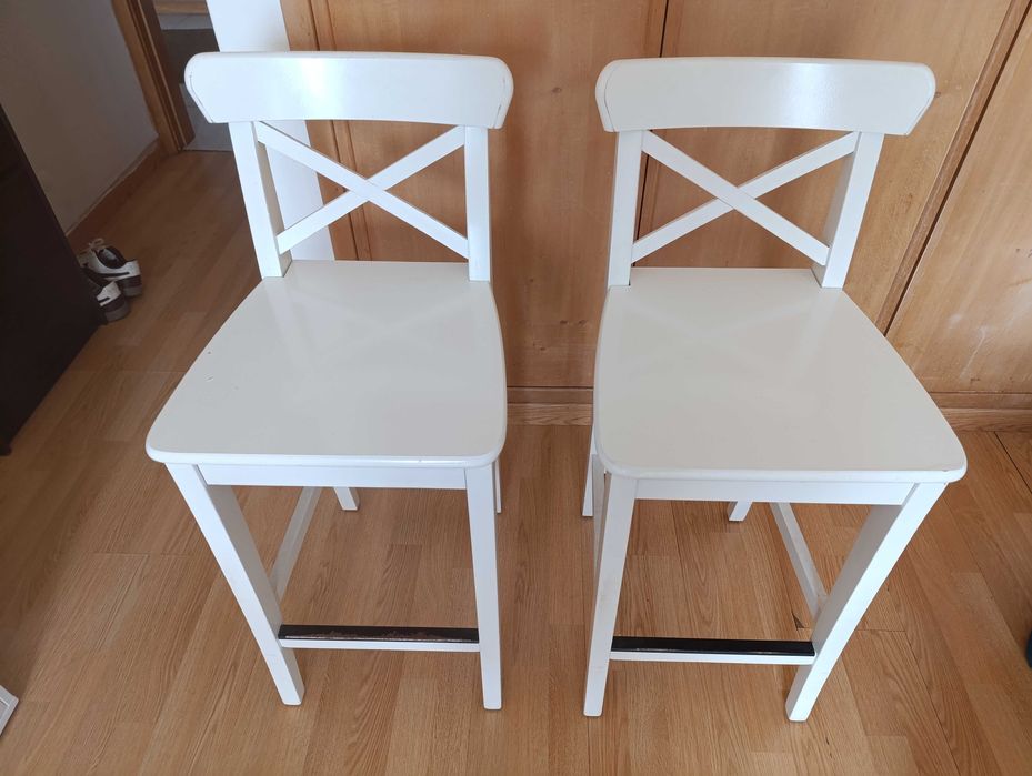 Ilha de cozinha com banquetas