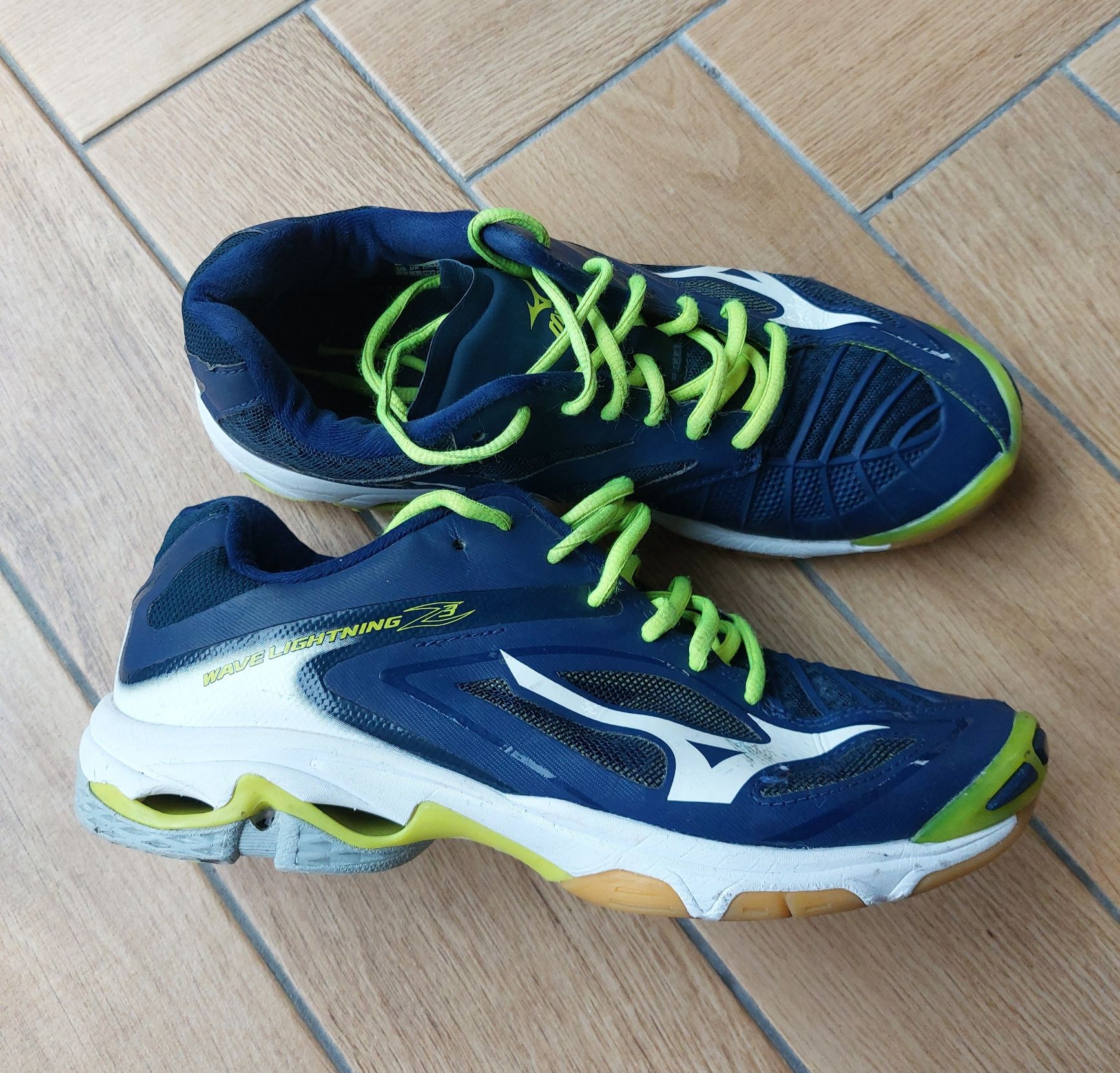 Mizuno 40.5 Buty Do Siatkówki Wave Lighting