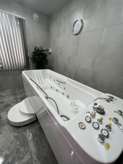 Гідромасажна ванна