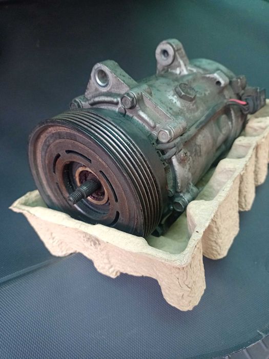 Компрессор кондиционера  VAG