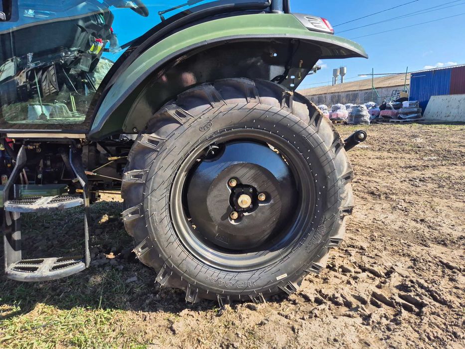 Трактор с кабиной Кентавр 404 SCU новый кузов