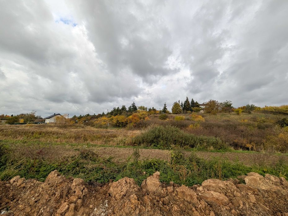 Działka pod zabudowę mieszkalno-usługową