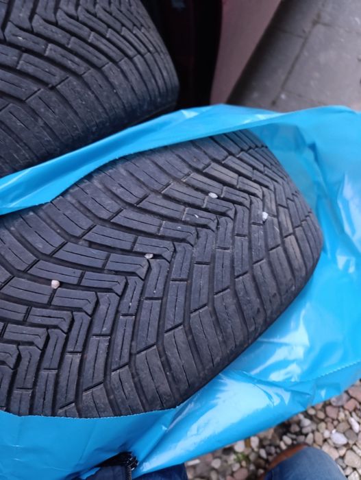 4 szt. Opony wielosezonowe Continental 225/55/R18 3sezony
