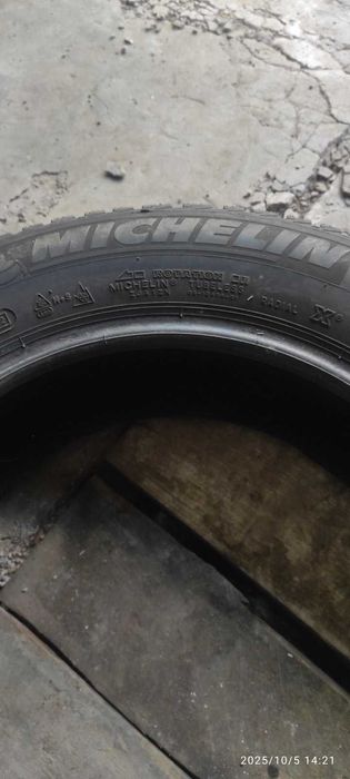 Шини  215/60/16 Michelin зима 2011 року , комплект.