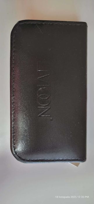 Sprzedam: walizka z próbkami perfum Livioon