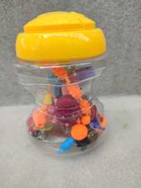Набор детских игрушек +пластиковый прозрачный контейнер для переноски.