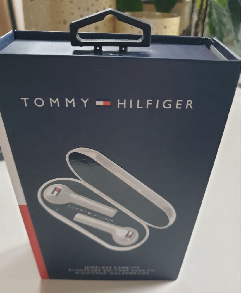 Tommy Hilfiger białe bezprzewodowe słuchawki