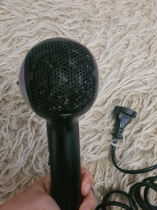 Fajna mocna Suszarka do włosów marki Rowenta PRO