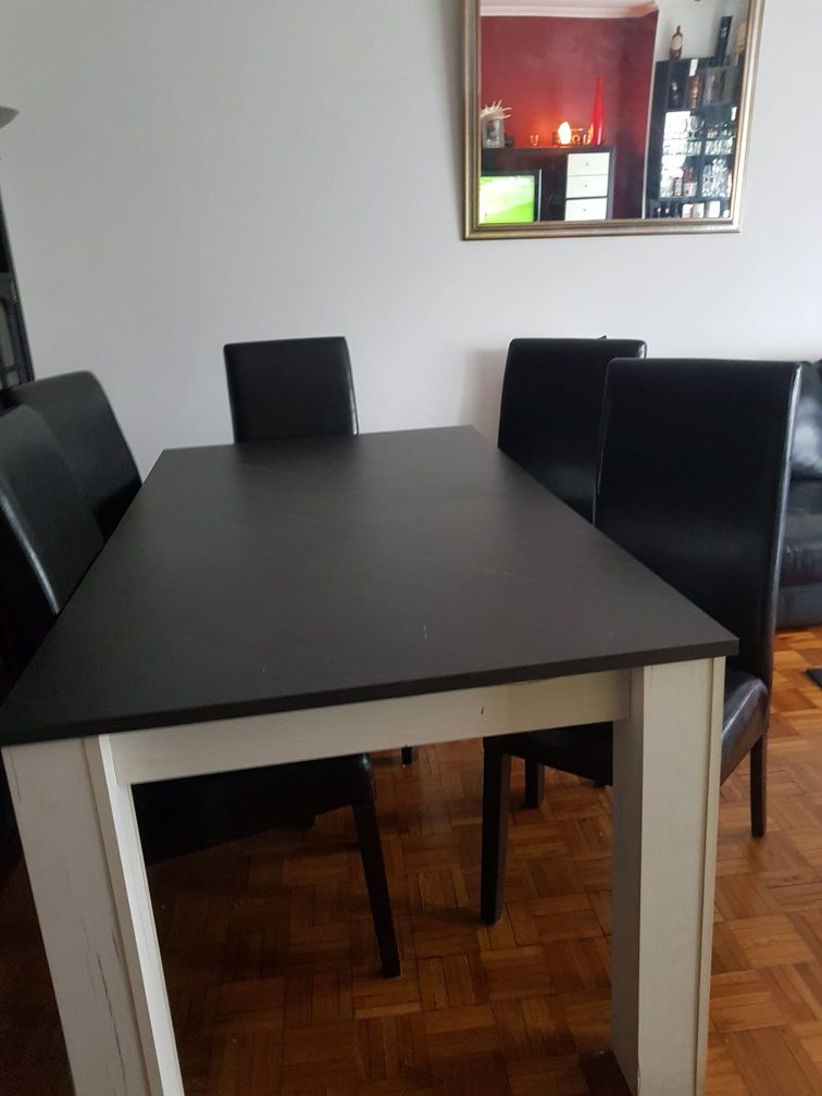 Mesa em madeira como nova