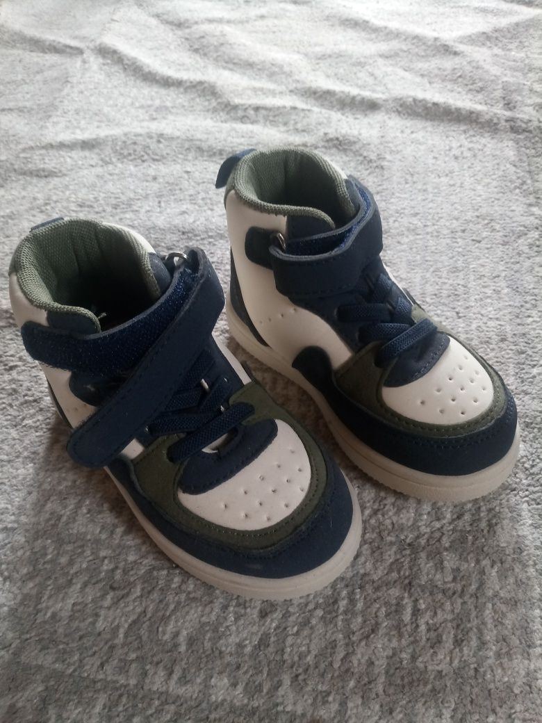 Adidasy Sinsey Baby rozmiar 23