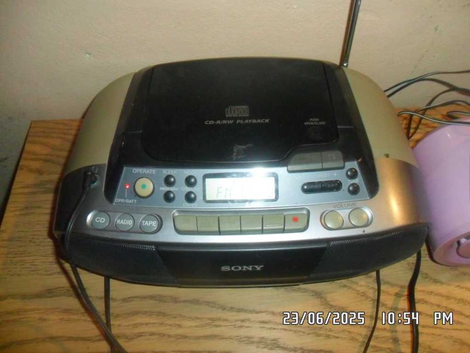Sony CFD-S01 radiomagnetofon CD + Sony SRS-D25 głośniki